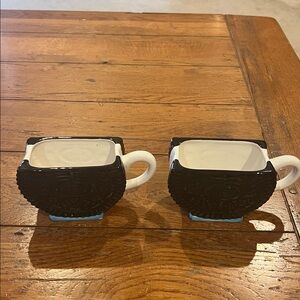 Vintage: A pair of Oreo Cookie Mug. The Nabisco Classics Collection.